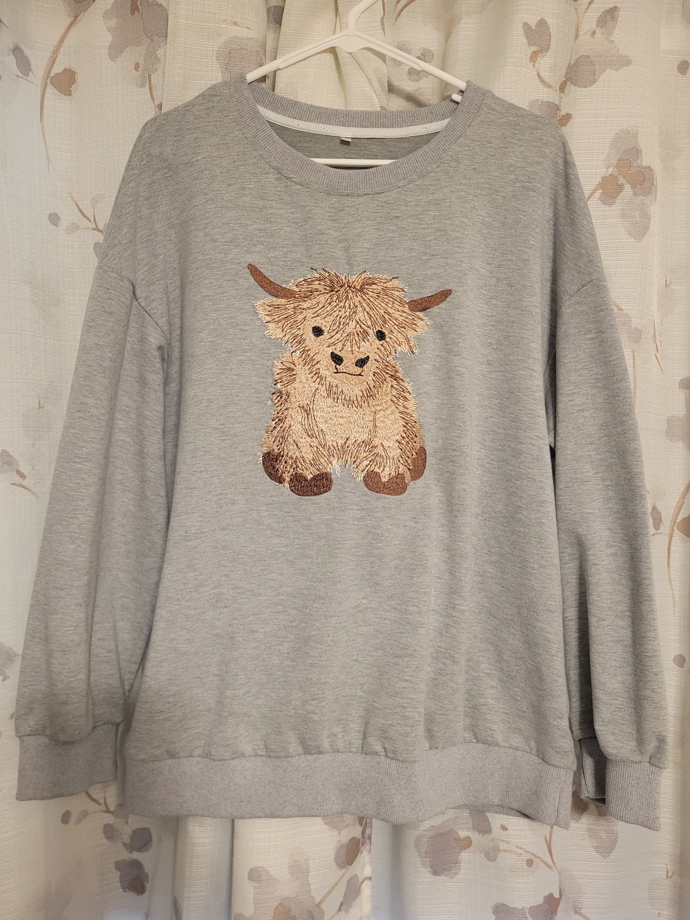 Gray Women's Sweatshirt with Highland Calf Cow Embroidery